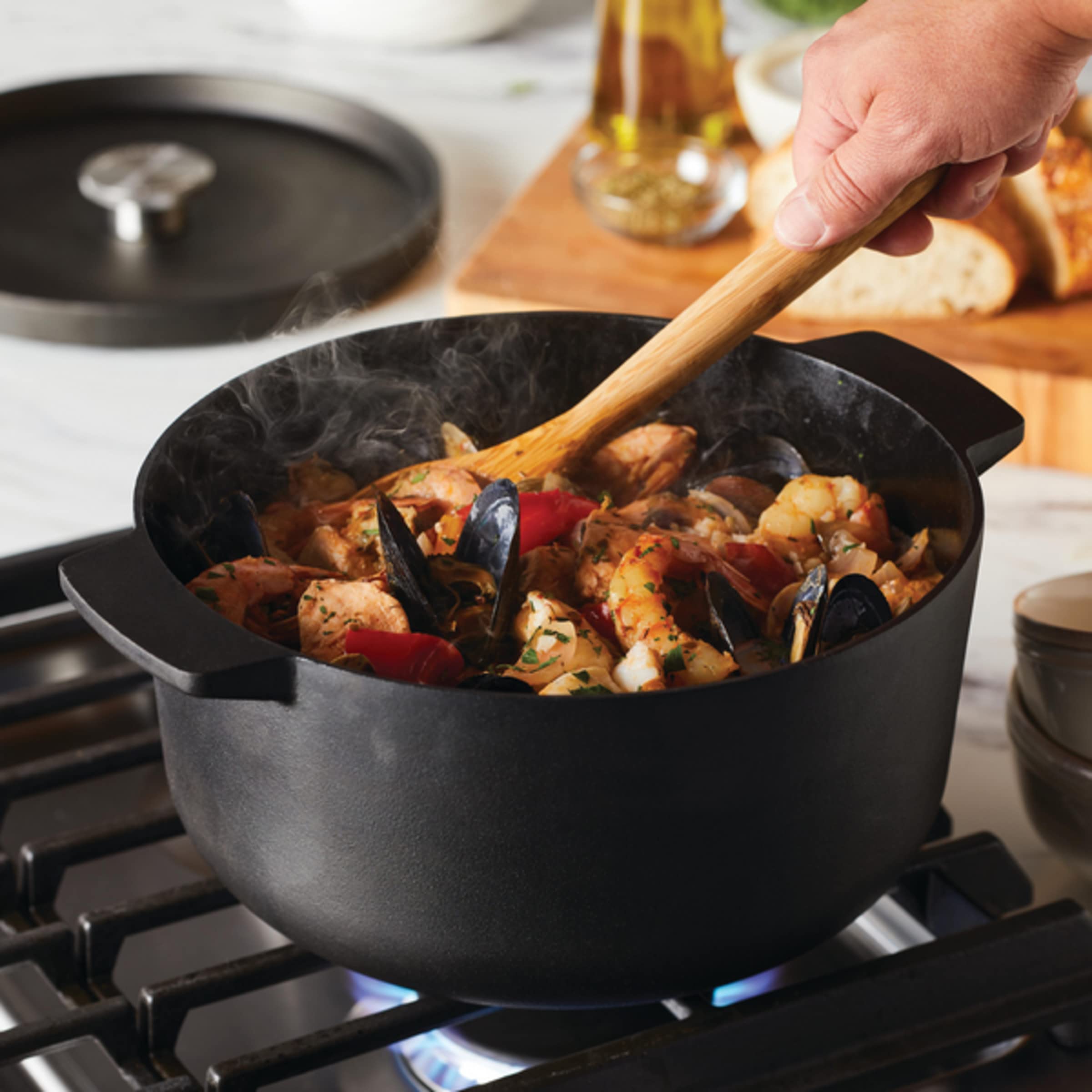KitchenAid Seasoned Cast Iron Dutch Oven/Casserole, 6 Quart - Black - Image 7